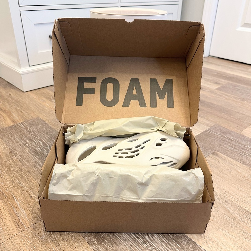 NIB Adidas YZY Foam RNR